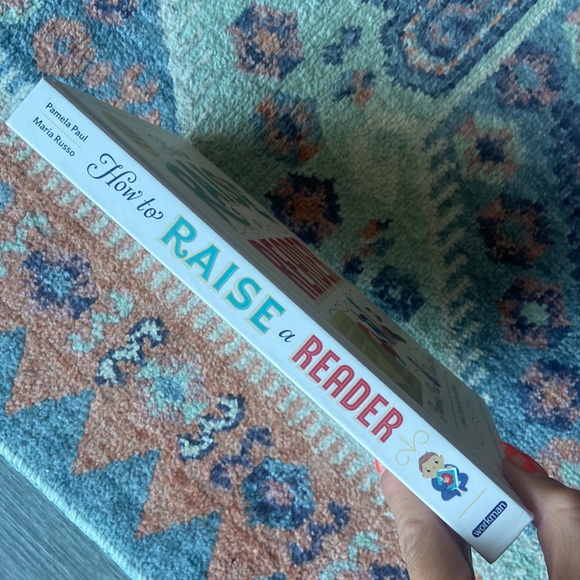 How to Raise a Reader hardcover book Barnes & Noble exclusive edition w/ poster - Picture 5 of 12